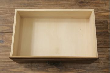 中古　カリモク家具(karimoku)　domani(ドマーニ)　QUEENS LIFE(クイーンズライフ)　クラシカルな佇まいが魅力的なサイドボード(戸棚、引き出し、キャビネット)(定価約68万円)(R-074697)