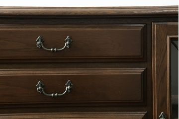 中古　カリモク家具(karimoku)　domani(ドマーニ)　QUEENS LIFE(クイーンズライフ)　クラシカルな佇まいが魅力的なサイドボード(戸棚、引き出し、キャビネット)(定価約68万円)(R-074697)