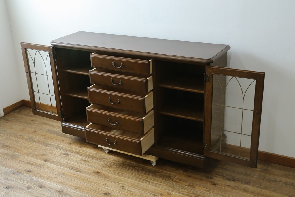 中古　カリモク家具(karimoku)　domani(ドマーニ)　QUEENS LIFE(クイーンズライフ)　シェラトン様式の気品を感じさせるクラシカルなサイドボード　定価約68万円　(R-074697)