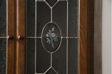 中古　美品　三越家具(現カントリーハウス)　Brugge(ブルージュ)　クラシカルな空間づくりにぴったりな食器棚(収納棚、戸棚、飾り棚、カップボード、キャビネット)(R-074698)