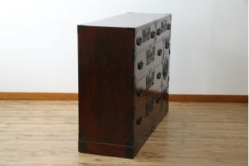 中古　美品　欅産業　仙台民芸箪笥　四.五尺野郎箪笥　拭き漆塗りと立派な金具が美しい仙台箪笥(和箪笥、収納箪笥、衣装箪笥、整理箪笥、チェスト、引き出し)(定価約77万円)(R-074699)