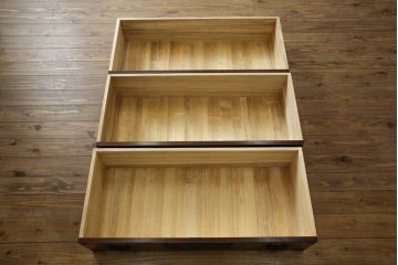 中古　美品　欅産業　仙台民芸箪笥　四.五尺野郎箪笥　拭き漆塗りと立派な金具が美しい仙台箪笥(和箪笥、収納箪笥、衣装箪笥、整理箪笥、チェスト、引き出し)(定価約77万円)(R-074699)