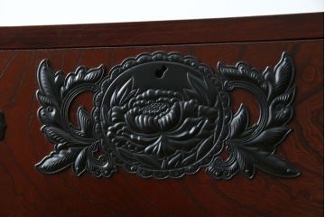中古　美品　欅産業　仙台民芸箪笥　四.五尺野郎箪笥　拭き漆塗りと立派な金具が美しい仙台箪笥(和箪笥、収納箪笥、衣装箪笥、整理箪笥、チェスト、引き出し)(定価約77万円)(R-074699)