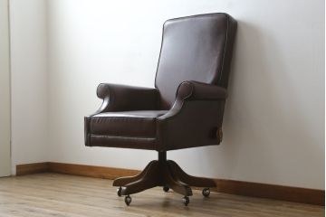 中古　バロッサバレンティ(VARO,S.A. VALENTI)　高級感たっぷりの本革デスクチェア(パーソナルチェア、アームチェア、回転椅子、イス、レザー)(定価約59万円)(R-074700)