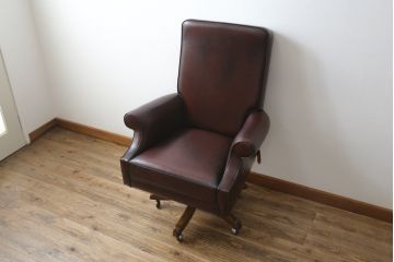 中古　バロッサバレンティ(VARO,S.A. VALENTI)　高級感たっぷりの本革デスクチェア(パーソナルチェア、アームチェア、回転椅子、イス、レザー)(定価約59万円)(R-074700)