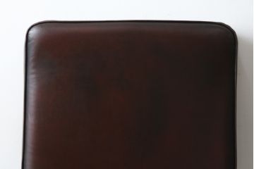 中古　バロッサバレンティ(VARO,S.A. VALENTI)　高級感たっぷりの本革デスクチェア(パーソナルチェア、アームチェア、回転椅子、イス、レザー)(定価約59万円)(R-074700)