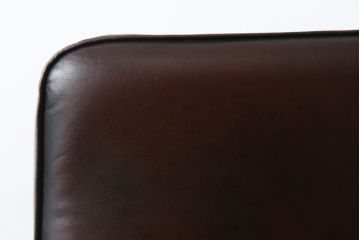 中古　バロッサバレンティ(VARO,S.A. VALENTI)　高級感たっぷりの本革デスクチェア(パーソナルチェア、アームチェア、回転椅子、イス、レザー)(定価約59万円)(R-074700)