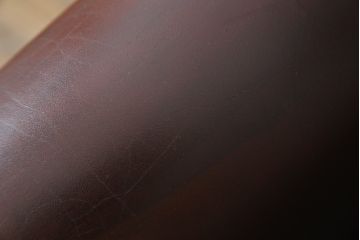 中古　バロッサバレンティ(VARO,S.A. VALENTI)　高級感たっぷりの本革デスクチェア(パーソナルチェア、アームチェア、回転椅子、イス、レザー)(定価約59万円)(R-074700)