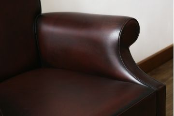 中古　バロッサバレンティ(VARO,S.A. VALENTI)　高級感たっぷりの本革デスクチェア(パーソナルチェア、アームチェア、回転椅子、イス、レザー)(定価約59万円)(R-074700)