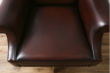 中古　バロッサバレンティ(VARO,S.A. VALENTI)　高級感たっぷりの本革デスクチェア(パーソナルチェア、アームチェア、回転椅子、イス、レザー)(定価約59万円)(R-074700)