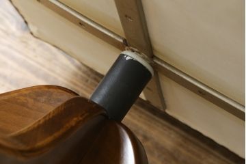 中古　バロッサバレンティ(VARO,S.A. VALENTI)　高級感たっぷりの本革デスクチェア(パーソナルチェア、アームチェア、回転椅子、イス、レザー)(定価約59万円)(R-074700)