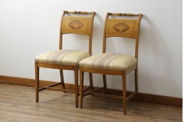 中古　イタリア高級家具　メデア(Medea)　クラシカルなデザインが魅力的なダイニングチェア2脚セット(定価2脚で約60万円)(椅子、ダイニングチェア)(R-074701)