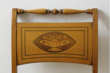 中古　イタリア高級家具　メデア(Medea)　クラシカルなデザインが魅力的なダイニングチェア2脚セット(定価2脚で約60万円)(椅子、ダイニングチェア)(R-074701)