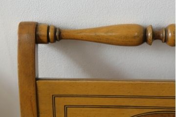 中古　イタリア高級家具　メデア(Medea)　クラシカルなデザインが魅力的なダイニングチェア2脚セット(定価2脚で約60万円)(椅子、ダイニングチェア)(R-074701)