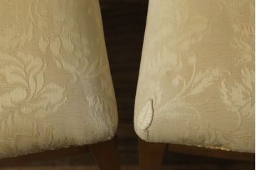 中古　イタリア高級家具　メデア(Medea)　クラシカルなデザインが魅力的なダイニングチェア2脚セット(定価2脚で約60万円)(椅子、ダイニングチェア)(R-074701)
