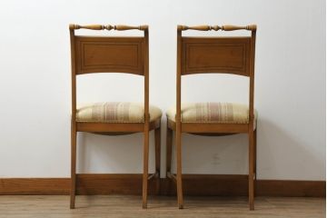 中古　イタリア高級家具　メデア(Medea)　クラシカルなデザインが魅力的なダイニングチェア2脚セット(定価2脚で約60万円)(椅子、ダイニングチェア)(R-074701)
