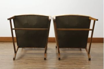 中古　イタリア高級家具　メデア(Medea)　クラシカルなデザインが魅力的なダイニングチェア2脚セット(定価2脚で約60万円)(椅子、ダイニングチェア)(R-074701)