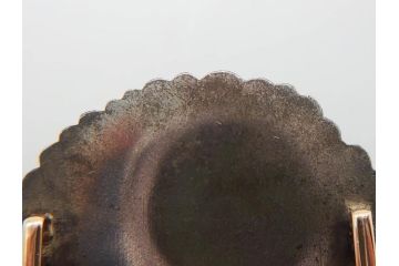時代物　極上　作家物　たけし作　彫金　金工細工　菊寄せ　細かな意匠が感じられる上品かつ豪華な帯留め(在銘、花、アンティーク、帯締め、着物道具、和装小物、アクセサリー、金属製)(R-074705)