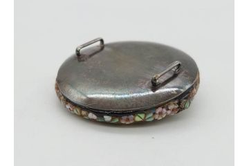 時代物　珊瑚　螺鈿細工　花尽くし　煌びやかで凝った意匠が目を惹く帯留め(アンティーク、サンゴ、帯締め、着物道具、和装小物、アクセサリー)(R-074707)