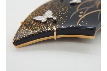 べっ甲(鼈甲)　Pt900　K18(18金)　0.05　ブローチ　煌びやかに舞う蝶のデザインが魅力的な帯留め(べっこう、帯締め、着物道具、和装小物、アクセサリー)(R-074708)