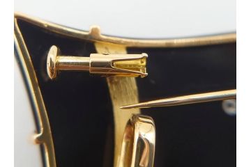 べっ甲(鼈甲)　Pt900　K18(18金)　0.05　ブローチ　煌びやかに舞う蝶のデザインが魅力的な帯留め(べっこう、帯締め、着物道具、和装小物、アクセサリー)(R-074708)