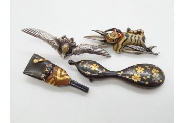 金工　銀地鍍金笹に張り子虎　芳広　帯留めとブローチなど4点セット(鳥、鶴、ツル、つる、在銘、瓢箪、羽子板、帯締め、着物道具、和装小物、アクセサリー)(R-074709)