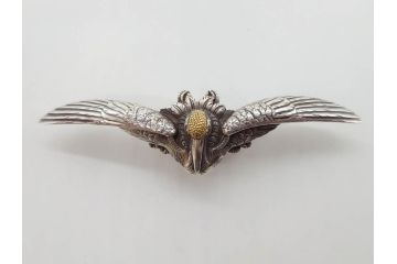 金工　銀地鍍金笹に張り子虎　芳広　帯留めとブローチなど4点セット(鳥、鶴、ツル、つる、在銘、瓢箪、羽子板、帯締め、着物道具、和装小物、アクセサリー)(R-074709)