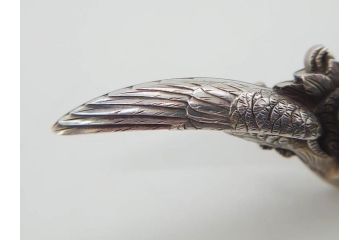 金工　銀地鍍金笹に張り子虎　芳広　帯留めとブローチなど4点セット(鳥、鶴、ツル、つる、在銘、瓢箪、羽子板、帯締め、着物道具、和装小物、アクセサリー)(R-074709)
