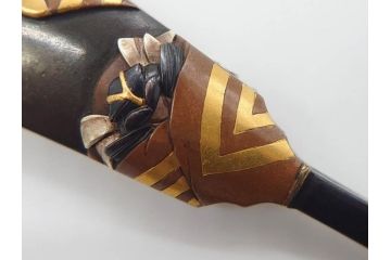 金工　銀地鍍金笹に張り子虎　芳広　帯留めとブローチなど4点セット(鳥、鶴、ツル、つる、在銘、瓢箪、羽子板、帯締め、着物道具、和装小物、アクセサリー)(R-074709)