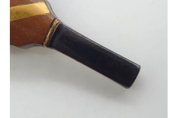 金工　銀地鍍金笹に張り子虎　芳広　帯留めとブローチなど4点セット(鳥、鶴、ツル、つる、在銘、瓢箪、羽子板、帯締め、着物道具、和装小物、アクセサリー)(R-074709)