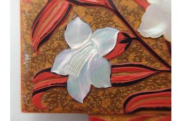 べっ甲(鼈甲)　蒔絵　竹　良生銘　百合螺鈿　和の趣溢れる帯留め2個セット(ブローチ、帯締め、着物道具、和装小物、アクセサリー)(R-074710)