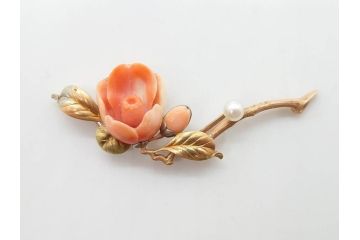 珊瑚　桜　K18　エレガントなデザインが素敵な帯留め(サンゴ、帯締め、着物道具、和装小物、アクセサリー)(R-074711)