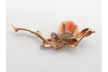 珊瑚　桜　K18　エレガントなデザインが素敵な帯留め(サンゴ、帯締め、着物道具、和装小物、アクセサリー)(R-074711)