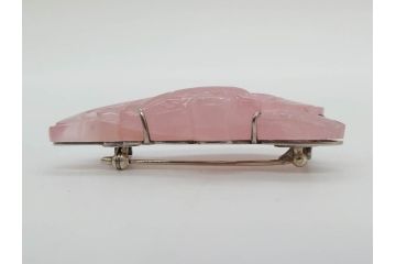 紅水晶　ローズクォーツ　水面に浮かぶ鳥　優しいピンク色が美しく上品な雰囲気の帯留め(帯締め、着物道具、和装小物、アクセサリー、ブローチ、箱付き)(R-074712)
