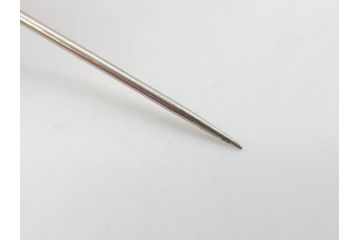 紅水晶　ローズクォーツ　水面に浮かぶ鳥　優しいピンク色が美しく上品な雰囲気の帯留め(帯締め、着物道具、和装小物、アクセサリー、ブローチ、箱付き)(R-074712)