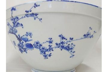 川本半助　瀬戸染付　花鳥文　約38cm　1尺2寸皿　手描きの味わいが魅力的なすり鉢(和食器、一尺二寸)(R-074717)