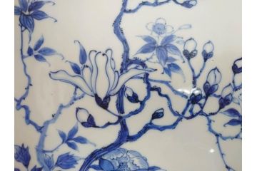 真陶園　川本半助　瀬戸染付　約39cm　1尺3寸皿　繊細な絵付けが落ち着いた雰囲気を醸し出す大皿(和皿、和食器、半介、一尺三寸)(R-074718)