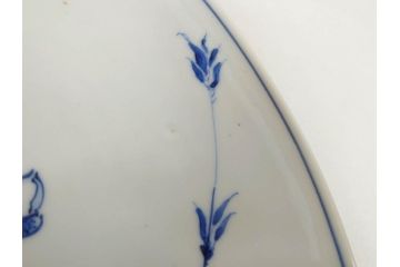 真陶園　川本半助　瀬戸染付　約39cm　1尺3寸皿　繊細な絵付けが落ち着いた雰囲気を醸し出す大皿(和皿、和食器、半介、一尺三寸)(R-074718)