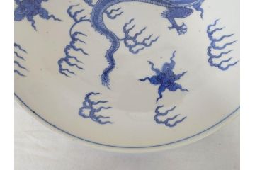 真陶園　川本半助　瀬戸染付　龍　約41cm　1尺3寸皿　職人による丁寧な絵付けに魅了される大皿(和皿、和食器、一尺三寸)(R-074719)