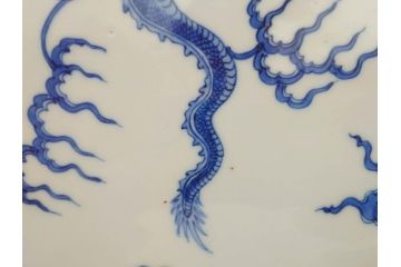 真陶園　川本半助　瀬戸染付　龍　約41cm　1尺3寸皿　職人による丁寧な絵付けに魅了される大皿(和皿、和食器、一尺三寸)(R-074719)