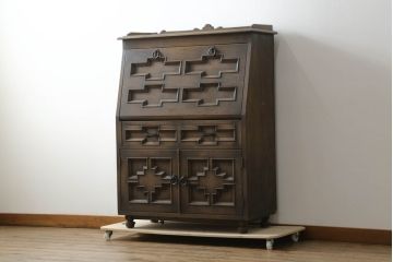 和製ビンテージ　神戸洋家具　オーク材　特徴あるデザインが素敵なライティングビューロー(ワークデスク、簿記机、収納棚、戸棚、在宅用、在宅ワーク用、引き出し、ヴィンテージ)(R-074743)