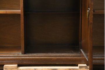 イギリスアンティーク　オーク材　サイドバイサイド　落ち着いた色味と上品でクラシカルなデザインが素敵なビューローブックケース(本箱、収納棚、サイドボード、キャビネット、英国)(R-074744)