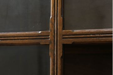 イギリスアンティーク　オーク材　サイドバイサイド　落ち着いた色味と上品でクラシカルなデザインが素敵なビューローブックケース(本箱、収納棚、サイドボード、キャビネット、英国)(R-074744)