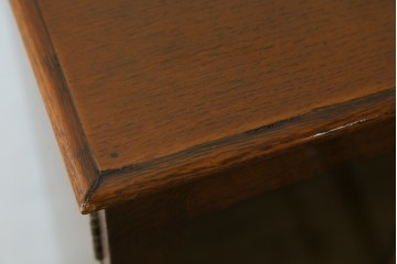 イギリスアンティーク　オーク材　リネンフォールドの意匠が美しいサイドバイサイドビューローブックケース　(R-074744)