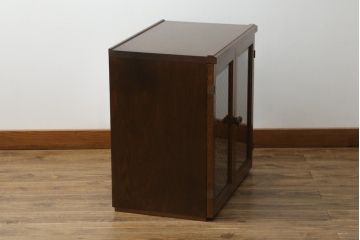中古　美品　オーク材　三越家具(現カントリーハウス)　Brugge(ブルージュ)　クラシカルな雰囲気を醸し出すキャビネット(収納棚、戸棚)(R-074745)