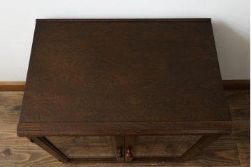 中古　美品　オーク材　三越家具(現カントリーハウス)　Brugge(ブルージュ)　クラシカルな雰囲気を醸し出すキャビネット(収納棚、戸棚)(R-074745)