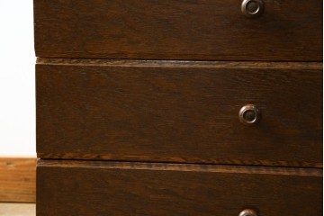 中古　美品　オーク材　三越家具(現カントリーハウス)　Brugge(ブルージュ)　クラシカルな雰囲気を醸し出すチェスト　(R-074746)