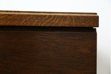 中古　美品　オーク材　三越家具(現カントリーハウス)　Brugge(ブルージュ)　クラシカルな雰囲気を醸し出すチェスト　(R-074746)