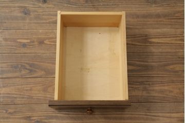 中古　美品　オーク材　三越家具(現カントリーハウス)　Brugge(ブルージュ)　クラシカルな雰囲気を醸し出すサイドキャビネット(サイドボード、ローチェスト、ローボード、収納棚、戸棚、収納箪笥、整理たんす、引き出し、テレビ台、テレビボード)(R-074748)