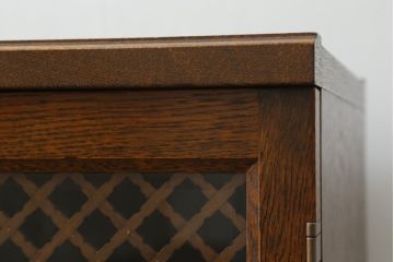 中古　美品　オーク材　三越家具(現カントリーハウス)　Brugge(ブルージュ)　クラシカルな雰囲気を醸し出すサイドキャビネット(サイドボード、ローチェスト、ローボード、収納棚、戸棚、収納箪笥、整理たんす、引き出し、テレビ台、テレビボード)(R-074748)